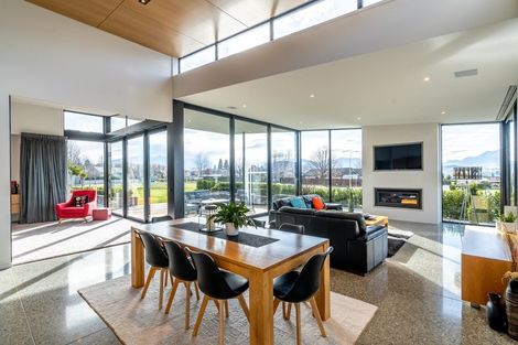 Photo of property in 4 Eden Close, Wanaka, 9305