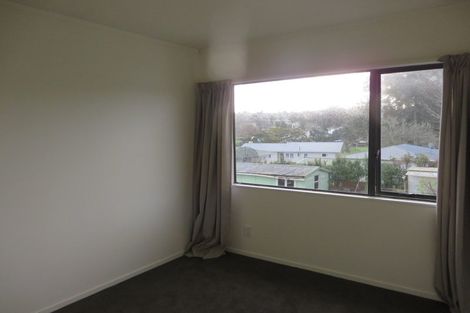 Photo of property in 16a Tonkin Drive, Sunnynook, Auckland, 0620