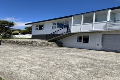 Photo of property in 7 Carluke Street, Paparangi, Wellington, 6037