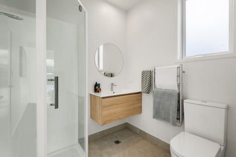 Photo of property in 7a Camrose Place, Glenfield, Auckland, 0629