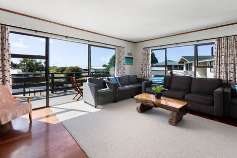 Photo of property in 10 Adela Stewart Drive West, Athenree, Katikati, 3177