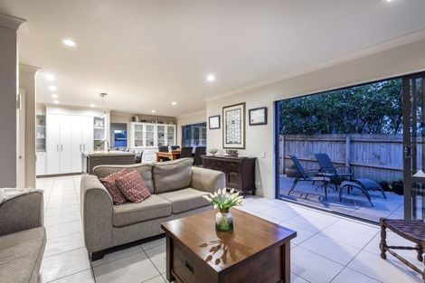 Photo of property in 82 Oakway Drive, Schnapper Rock, Auckland, 0632