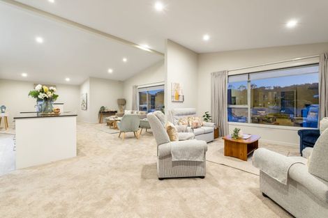 Photo of property in 27 Flotilla Place, Whitby, Porirua, 5024
