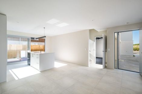 Photo of property in 2/50 Marine Parade, North New Brighton, Christchurch, 8083