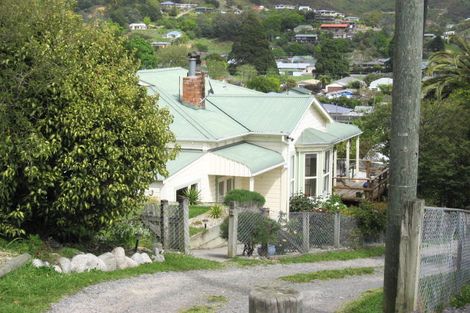 Photo of property in 125 Wellington Street, Picton, 7220