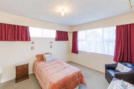 Photo of property in 5 Hollows Crescent, Takaro, Palmerston North, 4412