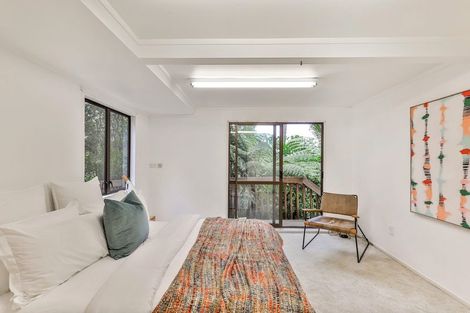 Photo of property in 37 York Road, Titirangi, Auckland, 0604