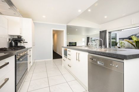 Photo of property in 17 Lorenzo Place, Kelvin Grove, Palmerston North, 4414