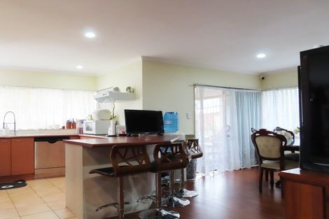 Photo of property in 7 Baltic Place, Goodwood Heights, Auckland, 2105