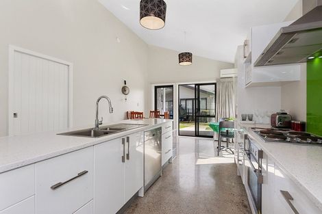 Photo of property in 2/4 Shakespeare Avenue, Enderley, Hamilton, 3214