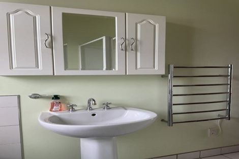 Photo of property in 74 Cambridge Terrace, Waterloo, Lower Hutt, 5011