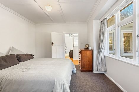 Photo of property in 97 Northland Road, Northland, Wellington, 6012