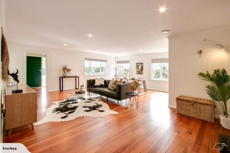 Photo of property in 18 Golding Road, Taradale, Napier, 4112
