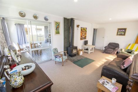 Photo of property in 29 Kings Avenue, Waikuku Beach, 7402