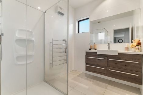 Photo of property in 41 Andalusian Way, Karaka, Papakura, 2113