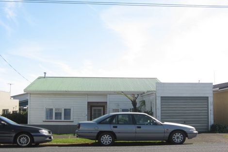 Photo of property in 26 Bulteel Street, New Plymouth, 4310