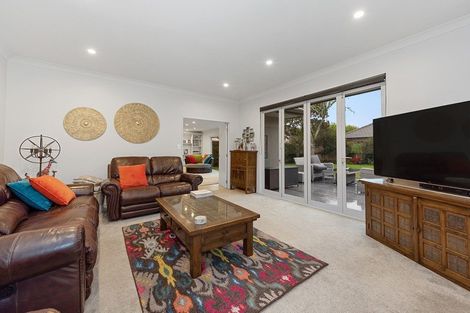 Photo of property in 13 Longwood Place, Harrowfield, Hamilton, 3210