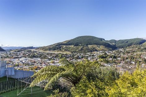 Photo of property in 69 Fyvie Avenue, Tawa, Wellington, 5028