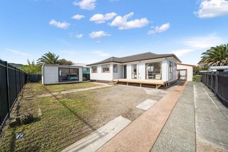 Photo of property in 4 Molesworth Place, Mangere, Auckland, 2022