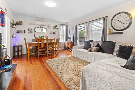 Photo of property in 12 Olive Street, Manurewa, Auckland, 2102