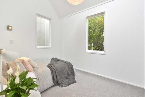 Photo of property in 3/68 Braemar Road, Castor Bay, Auckland, 0620