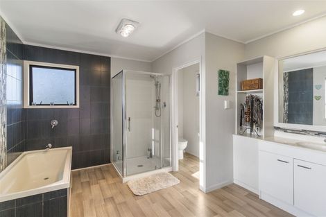 Photo of property in 12 Margan Place, Red Hill, Papakura, 2110