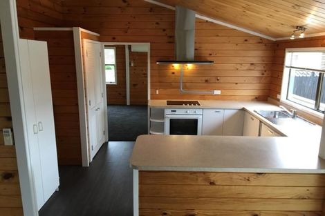 Photo of property in 5 Evanda Crescent, Conifer Grove, Takanini, 2112