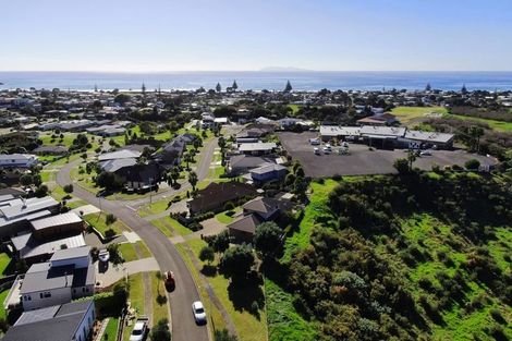 Photo of property in 39 Browns Drive, Waihi Beach, 3611