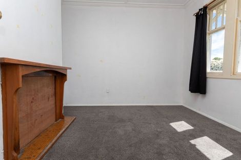 Photo of property in 10 Tennyson Street, Dannevirke, 4930