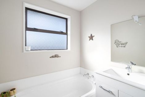 Photo of property in 10 Glenbyre Place, Bromley, Christchurch, 8062