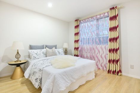 Photo of property in 4 San Casello Rise, Henderson, Auckland, 0612