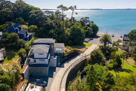 Photo of property in 208 Mellons Bay Road, Mellons Bay, Auckland, 2014