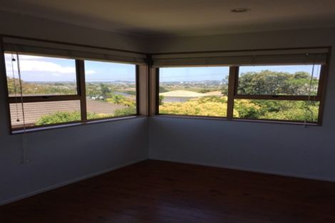 Photo of property in 2/26 Bayview Road, Hauraki, Auckland, 0622