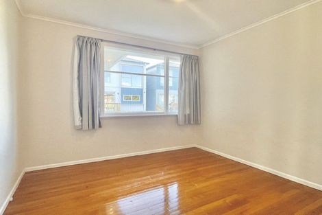 Photo of property in 24 Trojan Crescent, New Lynn, Auckland, 0600
