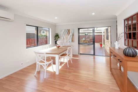 Photo of property in 52 Baverstock Road, Flat Bush, Auckland, 2016