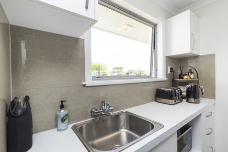 Photo of property in 34 Churchill Avenue, Hokowhitu, Palmerston North, 4410