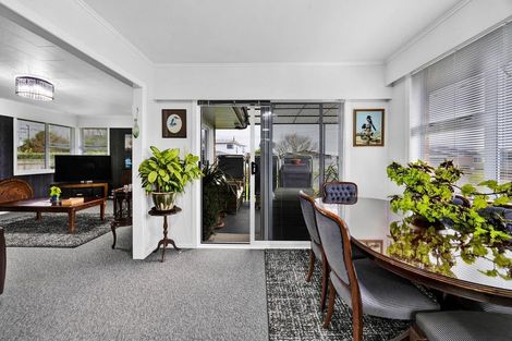 Photo of property in 6 Davidson Street, Hawera, 4610