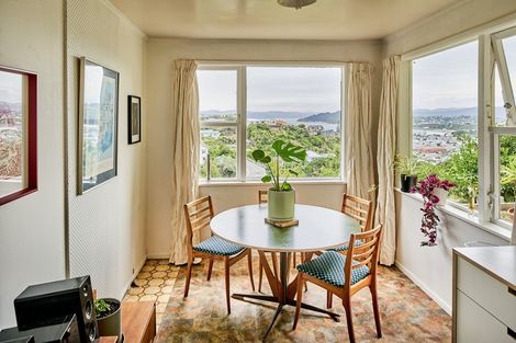 Photo of property in 5 Dunedin Terrace, Melrose, Wellington, 6023
