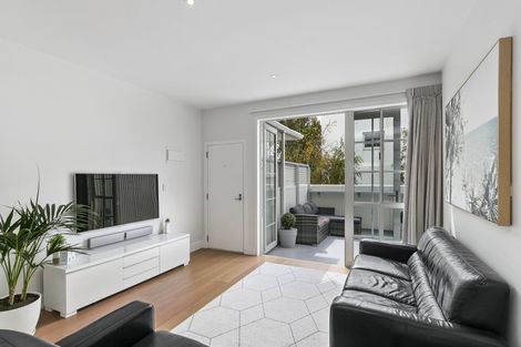 Photo of property in 43 Little George Street, Thorndon, Wellington, 6011