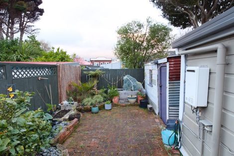 Photo of property in 27 Rintoul Street, Newtown, Wellington, 6021