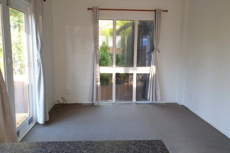 Photo of property in 2/16 Mountbatten Avenue, Hillcrest, Auckland, 0627