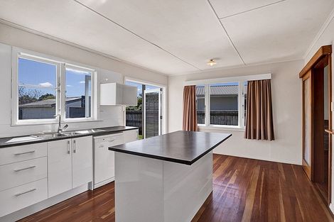 Photo of property in 8 Pacey Avenue, Hawera, 4610