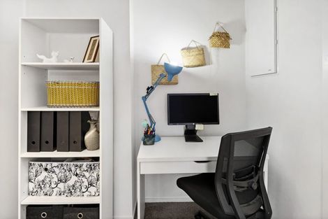 Photo of property in 33 Jean Caldwell Way, Island Bay, Wellington, 6023