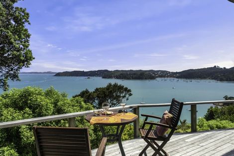 Photo of property in 200 Te Wahapu Road, Russell, 0272