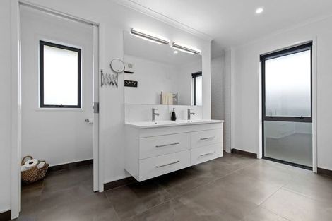 Photo of property in 4 Lambrusco Street, Te Kauwhata, 3710