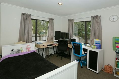 Photo of property in 6 Parkridge Way, Henderson, Auckland, 0612