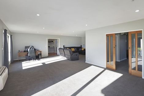 Photo of property in 15 Lees Road, Strowan, Christchurch, 8052