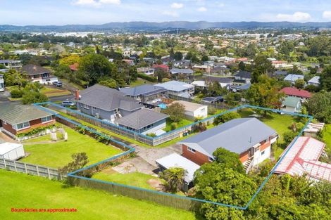 Photo of property in 33 School Road, Te Atatu South, Auckland, 0610