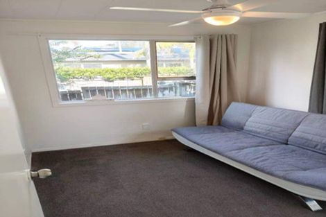 Photo of property in 30 Pipitea Place, Massey, Auckland, 0614