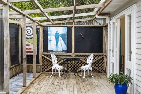 Photo of property in 1/5 Hellyers Street, Birkdale, Auckland, 0626